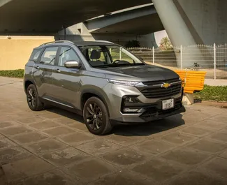 Frontansicht eines Mietwagens Chevrolet Captiva in Dubai, VAE ✓ Auto Nr.5988. ✓ Automatisch TM ✓ 2 Bewertungen.