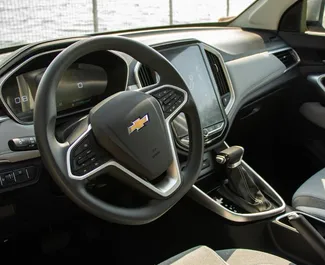 Vermietung Chevrolet Captiva. Komfort, Crossover Fahrzeug zur Miete in VAE ✓ Kaution Einzahlung von 1500 AED ✓ Versicherungsoptionen KFZ-HV.