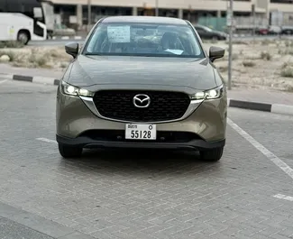 Frontansicht eines Mietwagens Mazda CX-5 in Dubai, VAE ✓ Auto Nr.7684. ✓ Automatisch TM ✓ 0 Bewertungen.