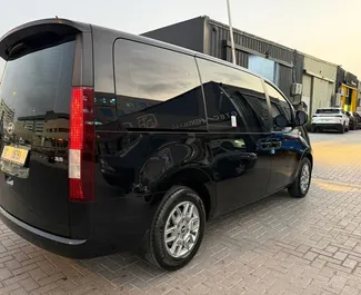 Mietwagen Hyundai Staria 2026 in VAE, mit Benzin-Kraftstoff und  PS ➤ Ab 400 AED pro Tag.