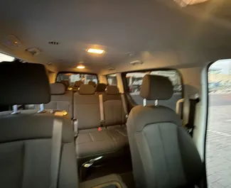 Hyundai Staria 2026 zur Miete verfügbar in Dubai, mit Kilometerbegrenzung 250 km/Tag.