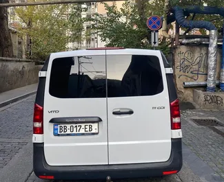 Diesel 1,6L Motor von Mercedes-Benz Vito 2019 zur Miete in Tiflis.