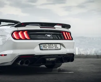 Mieten Sie ein Ford Mustang GT Cabrio in Tiflis Georgien