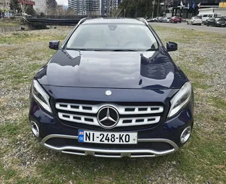 Frontansicht eines Mietwagens Mercedes-Benz GLA-Class in Batumi, Georgien ✓ Auto Nr.15516. ✓ Automatisch TM ✓ 0 Bewertungen.