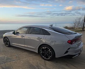 Vermietung Kia K5. Komfort, Premium Fahrzeug zur Miete in Georgien ✓ Kaution Keine Kaution ✓ Versicherungsoptionen KFZ-HV, TKV, Keine Kaution.