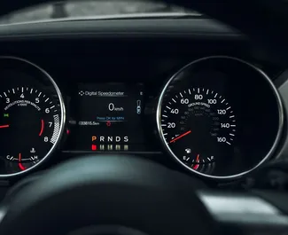 Mieten Sie ein Ford Mustang GT Cabrio in Tiflis Georgien