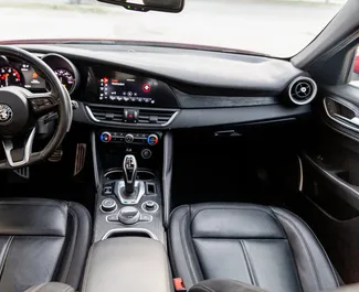 Mietwagen Alfa Romeo Giulia 2022 in Georgien, mit Benzin-Kraftstoff und 210 PS ➤ Ab 160 GEL pro Tag.