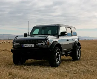 Frontansicht eines Mietwagens Ford Bronco in Tiflis, Georgien ✓ Auto Nr.15489. ✓ Automatisch TM ✓ 0 Bewertungen.