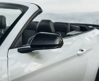 Benzin 2,3L Motor von Ford Mustang GT Cabrio 2021 zur Miete in Tiflis.