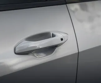 Innenraum von Kia Sportage zur Miete in Georgien. Ein großartiges 5-Sitzer Fahrzeug mit Automatisch Getriebe.