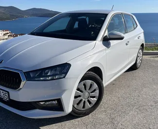 Autovermietung Skoda Fabia Nr.15424 Automatisch in Herceg-Novi, ausgestattet mit einem 1,0L Motor ➤ Von Evgenii in Montenegro.