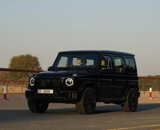 Frontansicht eines Mietwagens Mercedes-Benz G63 AMG in Dubai, VAE ✓ Auto Nr.15408. ✓ Automatisch TM ✓ 0 Bewertungen.