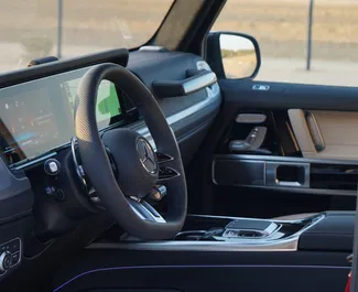 Vermietung Mercedes-Benz G63 AMG. Premium, Luxus, SUV Fahrzeug zur Miete in VAE ✓ Kaution Keine Kaution ✓ Versicherungsoptionen KFZ-HV, VKV Plus, VKV Komplett, Insassen, Diebstahlschutz, Keine Kaution.