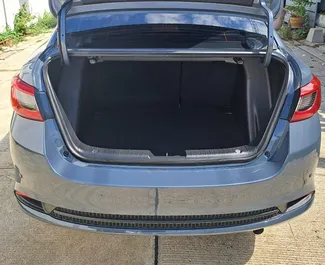 Vermietung Mazda 2. Wirtschaft Fahrzeug zur Miete in Thailand ✓ Kaution Einzahlung von 5000 THB ✓ Versicherungsoptionen KFZ-HV, VKV Plus, Insassen, Diebstahlschutz.