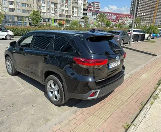 Hybride 16,0L Motor von Toyota Highlander 2019 zur Miete in Tiflis.
