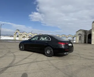 Vermietung Mercedes-Benz C-Class. Komfort, Premium Fahrzeug zur Miete in Georgien ✓ Kaution Einzahlung von 1000 GEL ✓ Versicherungsoptionen KFZ-HV, TKV, VKV Plus.