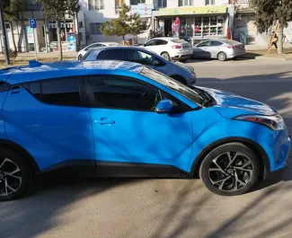 Vermietung Toyota C-HR. Wirtschaft, Komfort, Crossover Fahrzeug zur Miete in Georgien ✓ Kaution Einzahlung von 200 GEL ✓ Versicherungsoptionen KFZ-HV, VKV Plus, Diebstahlschutz.