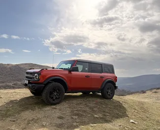 Frontansicht eines Mietwagens Ford Bronco in Tiflis, Georgien ✓ Auto Nr.15428. ✓ Automatisch TM ✓ 0 Bewertungen.