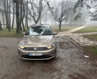 Volkswagen Golf Sportsvan 2019 zur Miete verfügbar in Budva, mit Kilometerbegrenzung unbegrenzte.