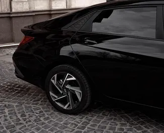 Benzin 1,6L Motor von Hyundai Elantra 2024 zur Miete in Almaty.