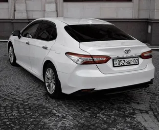 Benzin 2,5L Motor von Toyota Camry 2018 zur Miete in Almaty.