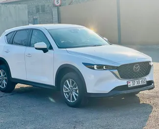 Frontansicht eines Mietwagens Mazda CX-5 in Eriwan, Armenien ✓ Auto Nr.13141. ✓ Automatisch TM ✓ 1 Bewertungen.