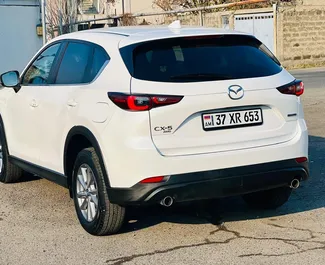 Vermietung Mazda CX-5. Wirtschaft, Komfort, Crossover Fahrzeug zur Miete in Armenien ✓ Kaution Einzahlung von 350 USD ✓ Versicherungsoptionen KFZ-HV, VKV Komplett, Ausland, Junge, Keine Kaution.