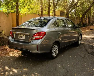 Mietwagen Mitsubishi Attrage 2024 in VAE, mit Benzin-Kraftstoff und 100 PS ➤ Ab 55 AED pro Tag.