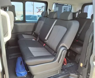 Benzin 1,6L Motor von Hyundai Staria 2025 zur Miete am Flughafen Antalya.