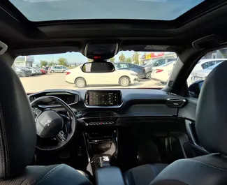 Vermietung Peugeot 2008. Komfort, Crossover Fahrzeug zur Miete in der Türkei ✓ Kaution Einzahlung von 500 USD ✓ Versicherungsoptionen KFZ-HV, TKV, VKV Plus, VKV Komplett, Diebstahlschutz.