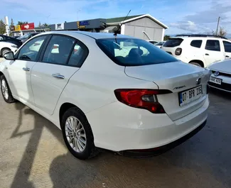 Mietwagen Fiat Egea 2023 in der Türkei, mit Benzin-Kraftstoff und 95 PS ➤ Ab 17 USD pro Tag.