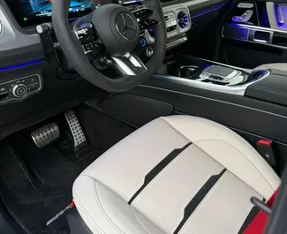 Mercedes-Benz G63 AMG 2026 mit Antriebssystem Allradantrieb, verfügbar in Dubai.