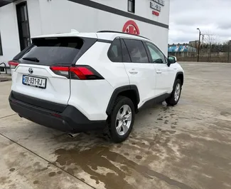 Frontansicht eines Mietwagens Toyota Rav4 in Kutaisi, Georgien ✓ Auto Nr.15457. ✓ Automatisch TM ✓ 0 Bewertungen.