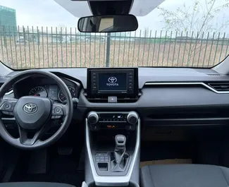 Frontansicht eines Mietwagens Toyota Rav4 in Kutaisi, Georgien ✓ Auto Nr.15492. ✓ Automatisch TM ✓ 0 Bewertungen.