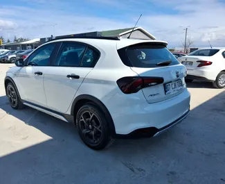 Autovermietung Fiat Egea Cross Nr.15535 Schaltgetriebe am Flughafen Antalya, ausgestattet mit einem 1,4L Motor ➤ Von Ramazan in der Türkei.