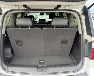 Chevrolet Orlando 2014 zur Miete verfügbar in Durres, mit Kilometerbegrenzung unbegrenzte.