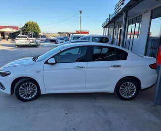 Autovermietung Fiat Egea Nr.15562 Schaltgetriebe am Flughafen Antalya, ausgestattet mit einem 1,4L Motor ➤ Von Çağatay in der Türkei.