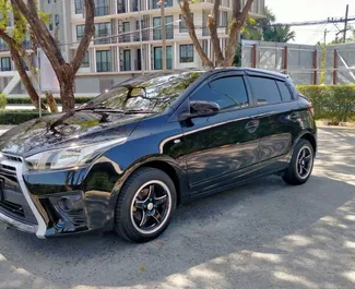Mietwagen Toyota Yaris 2022 in Thailand, mit Benzin-Kraftstoff und 94 PS ➤ Ab 826 THB pro Tag.