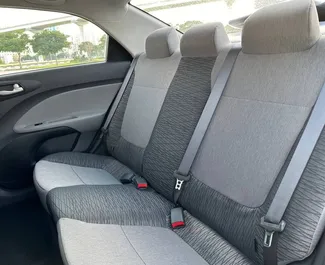 Kia Pegas 2025 mit Antriebssystem Frontantrieb, verfügbar in Dubai.