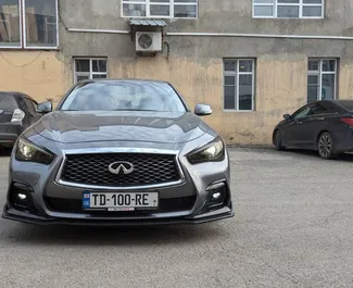 Frontansicht eines Mietwagens Infiniti Q50 in Tiflis, Georgien ✓ Auto Nr.15464. ✓ Automatisch TM ✓ 0 Bewertungen.
