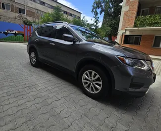 Mietwagen Nissan Rogue 2016 in Georgien, mit Benzin-Kraftstoff und 160 PS ➤ Ab 125 GEL pro Tag.