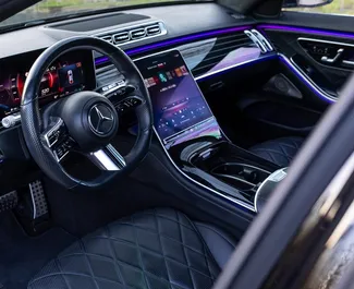 Mercedes-Benz S500 2024 zur Miete verfügbar in Becici, mit Kilometerbegrenzung unbegrenzte.