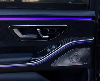 Vermietung Mercedes-Benz S500. Premium, Luxus Fahrzeug zur Miete in Montenegro ✓ Kaution Einzahlung von 2000 EUR ✓ Versicherungsoptionen KFZ-HV.