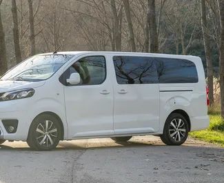 Autovermietung Toyota Proace Verso Nr.15910 Automatisch in Becici, ausgestattet mit einem 2,5L Motor ➤ Von Ivan in Montenegro.