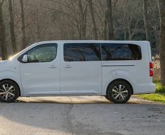 Mietwagen Toyota Proace Verso 2023 in Montenegro, mit Diesel-Kraftstoff und 190 PS ➤ Ab 110 EUR pro Tag.