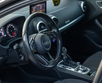 Audi A3 2018 mit Antriebssystem Frontantrieb, verfügbar in Becici.