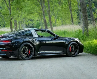 Benzin 50,0L Motor von Porsche 911 Carrera Cabrio 2025 zur Miete in Becici.