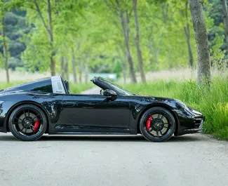 Porsche 911 Carrera Cabrio 2025 zur Miete verfügbar in Becici, mit Kilometerbegrenzung unbegrenzte.