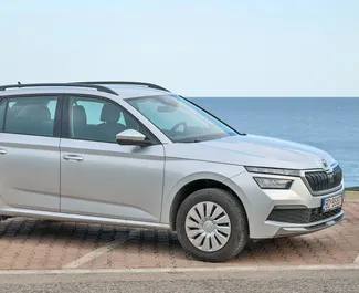 Frontansicht eines Mietwagens Skoda Kamiq in Budva, Montenegro ✓ Auto Nr.15822. ✓ Automatisch TM ✓ 0 Bewertungen.