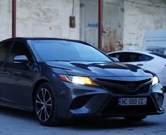 Vermietung Toyota Camry. Komfort, Premium Fahrzeug zur Miete in Georgien ✓ Kaution Einzahlung von 200 GEL ✓ Versicherungsoptionen KFZ-HV, TKV, VKV Plus, Insassen, Diebstahlschutz, Keine Kaution.